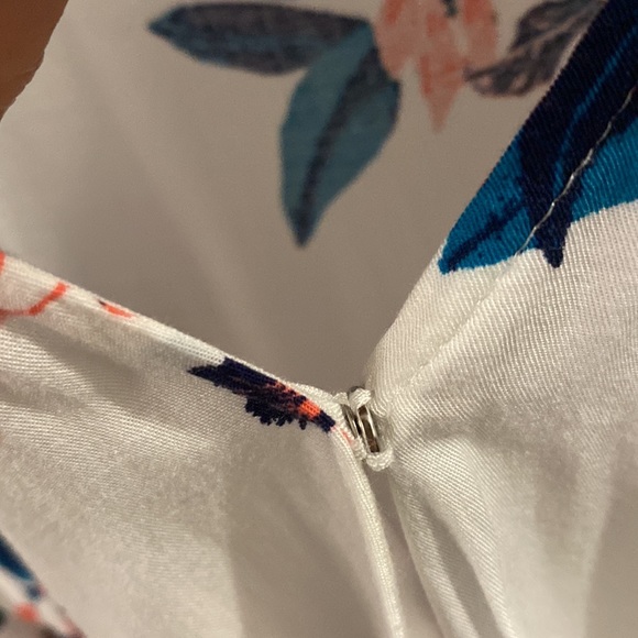 Pretty Lucky Brand wrap top with side tie and front snap. Med. - Picture 12 of 12